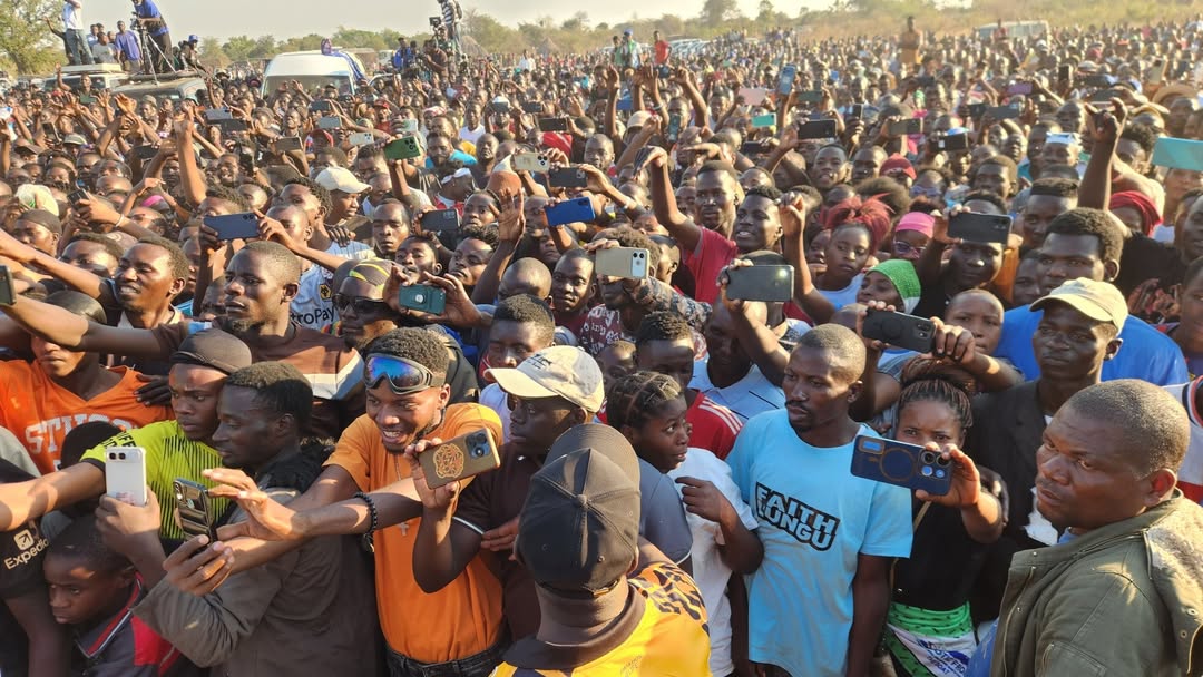 Scores of Malambo residents in Eastern Province yesterday turned up for a mammoth rally which was addressed by NRPUP Presidential candidate Brian Mundubile and his running mate Makebi Zulu. Mr Zulu hails from Malambo constituency in Mambwe district where he was a member of Parliament for 5 years.